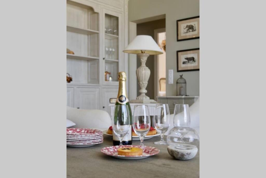 Bord De Mer - Ac, Wifi, Chic, Sea View, Beach 2 Minutes Walk Antibes Exteriör bild