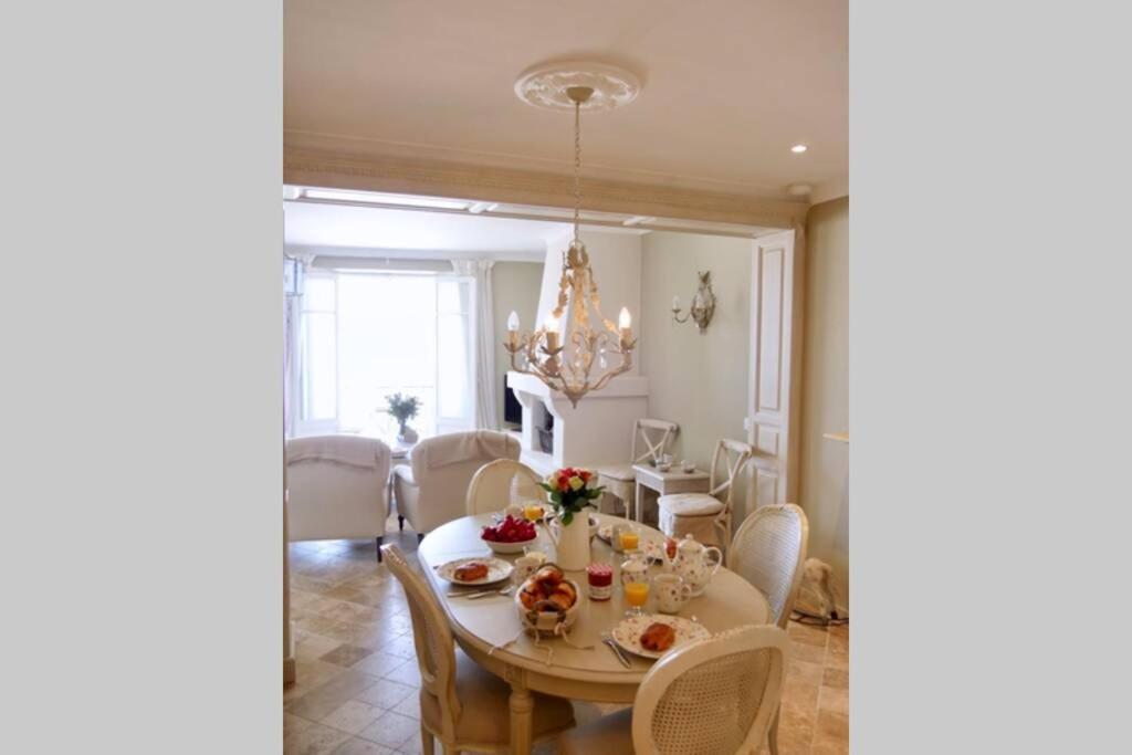 Bord De Mer - Ac, Wifi, Chic, Sea View, Beach 2 Minutes Walk Antibes Exteriör bild