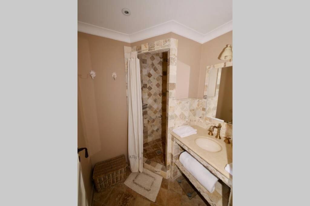 Bord De Mer - Ac, Wifi, Chic, Sea View, Beach 2 Minutes Walk Antibes Exteriör bild